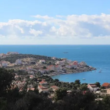 Apartment In With Sea View, Terrace, Wifi 5169-4 Sevid
